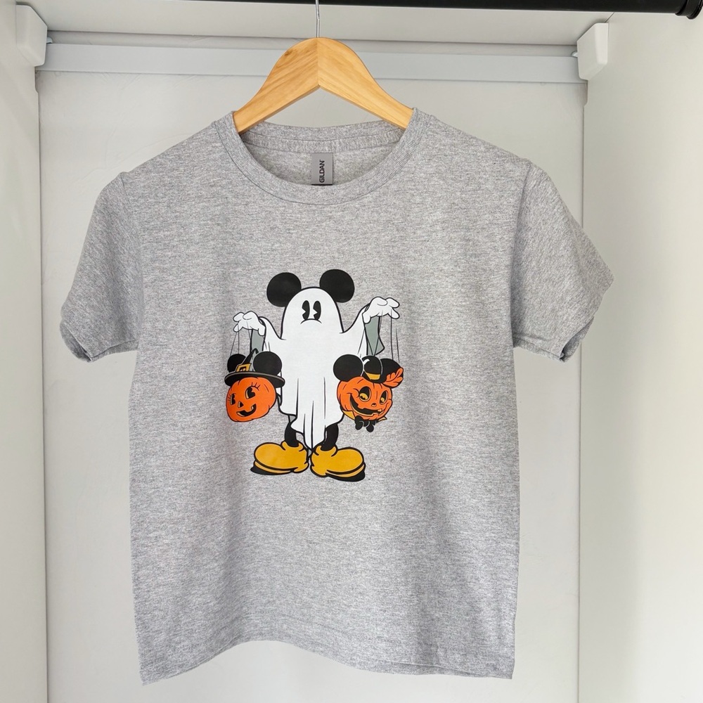 Gildan Gray Unisex Short Sleeve Top Halloween Ghost Mickey Mouse Various Sizes